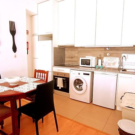 No Centro, Junto A Avenida Da Liberdade - 1 Drt Apartment Fundão Exterior foto